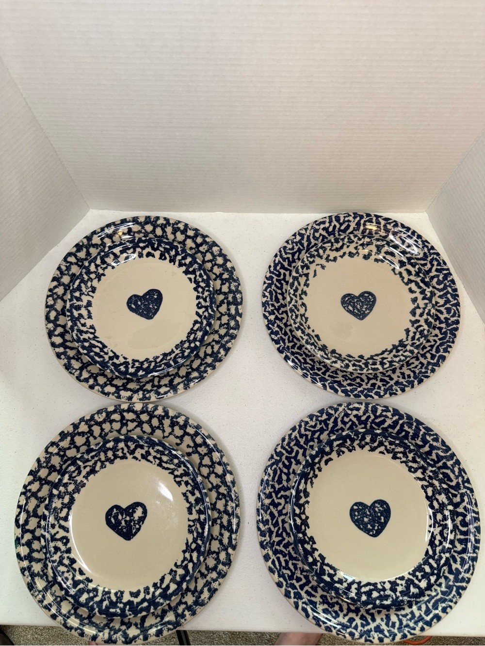 Tienshan Folk Craft Hearts Ceramic set of Dinner & Dessert Plates x 4